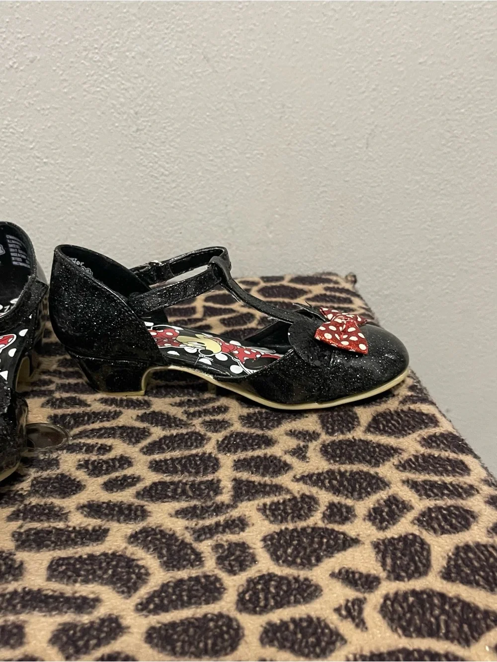 Disney Minnie Mouse Low Heel Bow Shoes Black Glitter Straps Vacation Girls 11